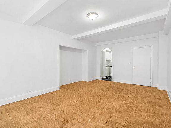 4th image of 310 E 44th St APT 409