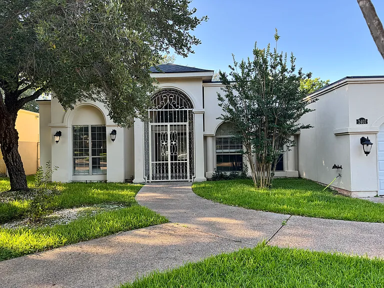 2407 Williams Ct — Photo 18