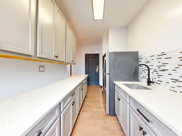 2913 Foster Avenue image 5 of 8