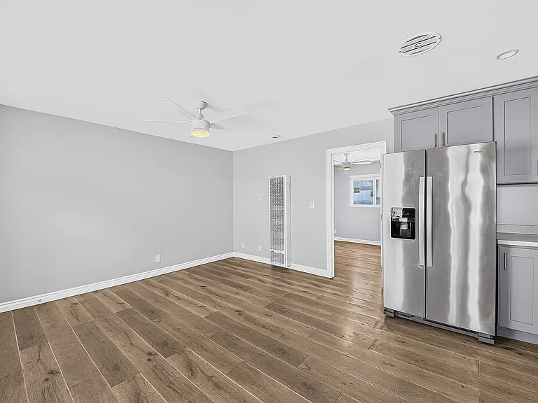 1024 Loma Avenue — Photo 31