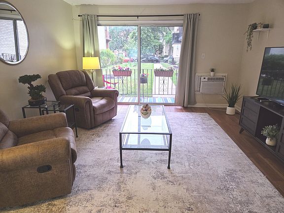 4th image of 1236 W Farwell Ave APT 1B