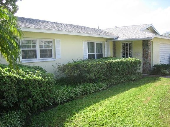 3rd image of 2580 62nd Ave S