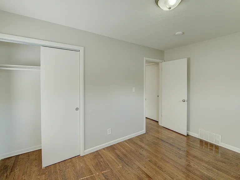 616 N Morse Ave — Photo 9