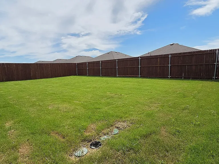 347 Boxwood Dr — Photo 31