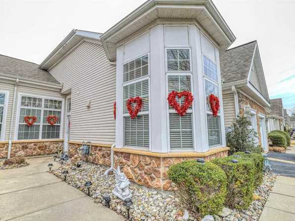 58 W Delray Ln, Absecon, NJ 08201