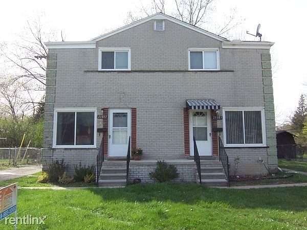 21811 Coolidge Exterior