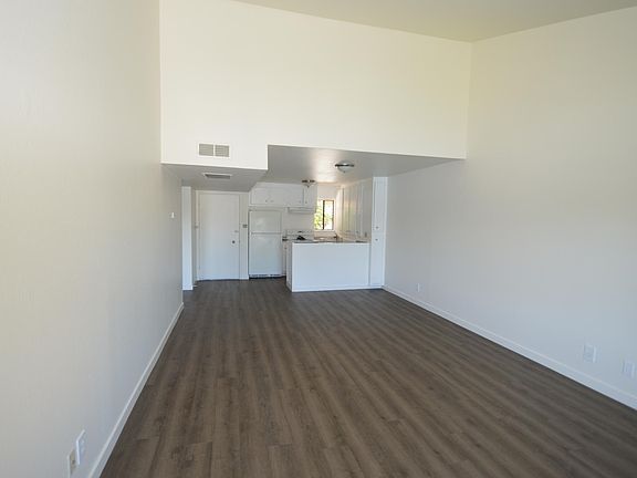 5th image of 3790 W Benjamin Holt Dr APT 18