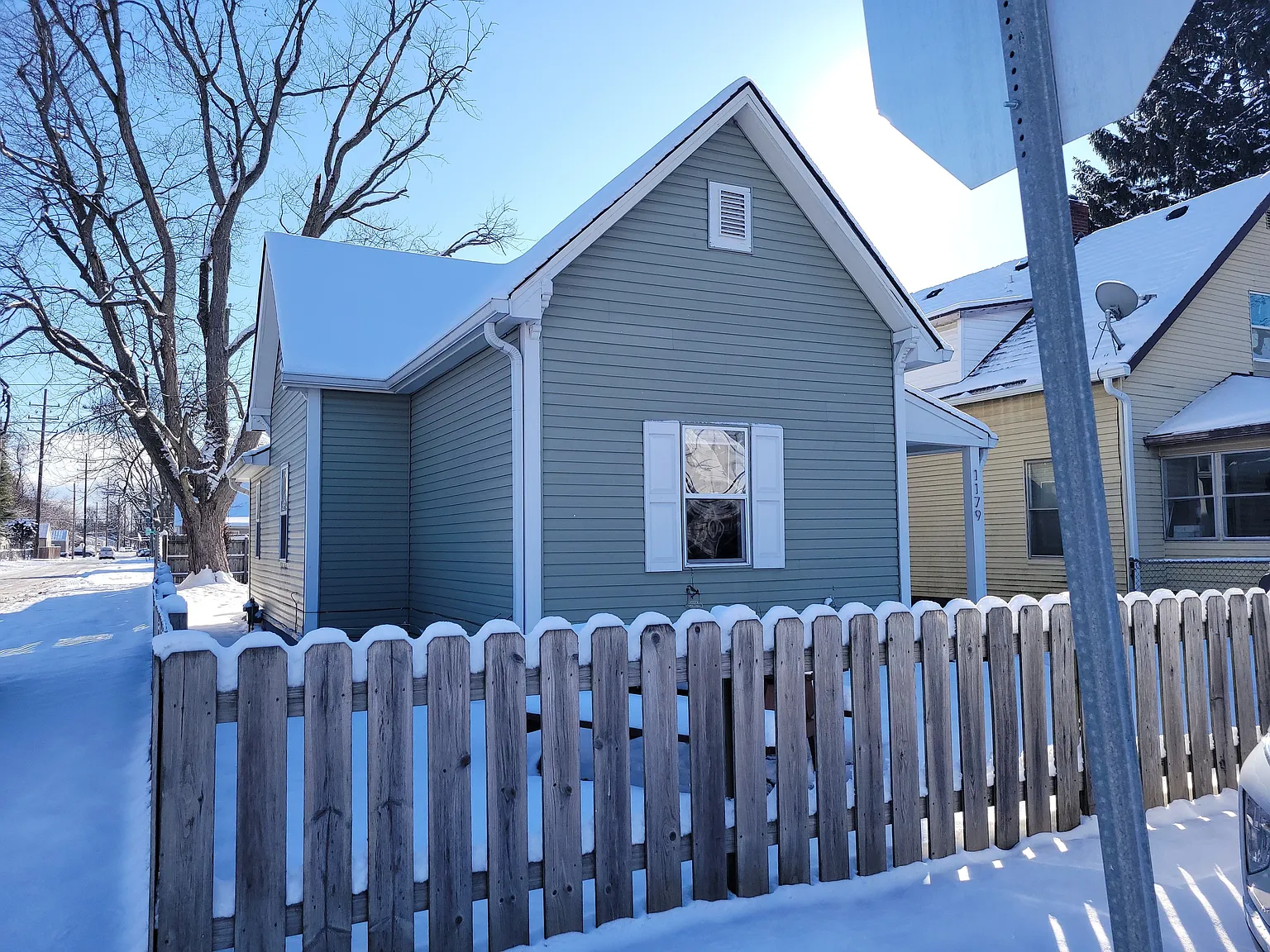 1179 Groff Ave photo 1