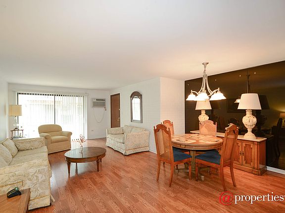 Living Room / Dining Room