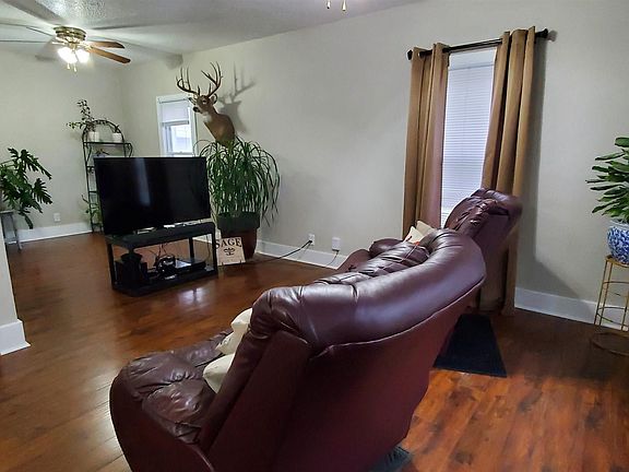 4th image of 2338 W High St