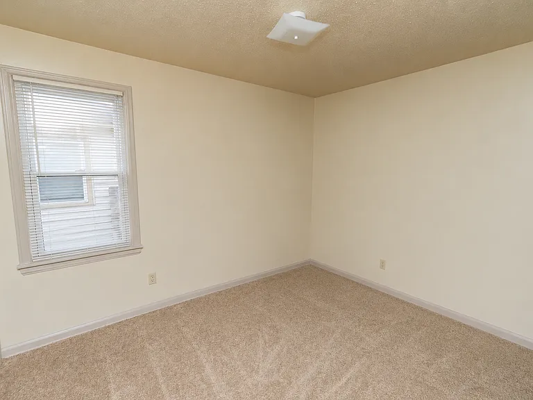 1025 S Pineridge Rd — Photo 15