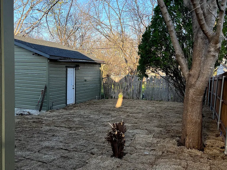 2725 Gordon Ave — Photo 22