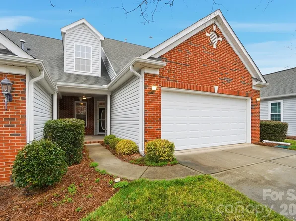284 Garnet Ct, Fort Mill, SC 29708