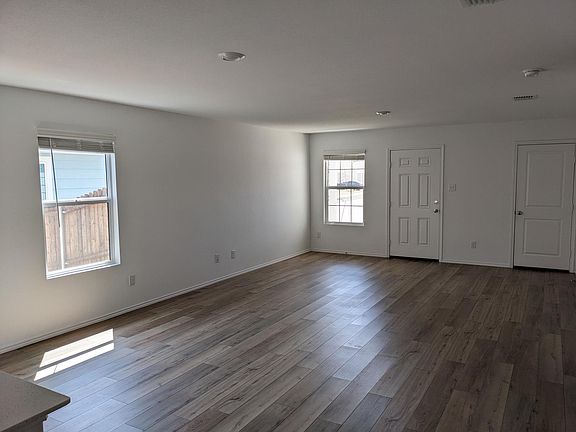 5th image of 3104 Coyote Way
