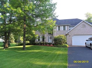 432 Woodland Estates Dr, Valparaiso, IN 46385