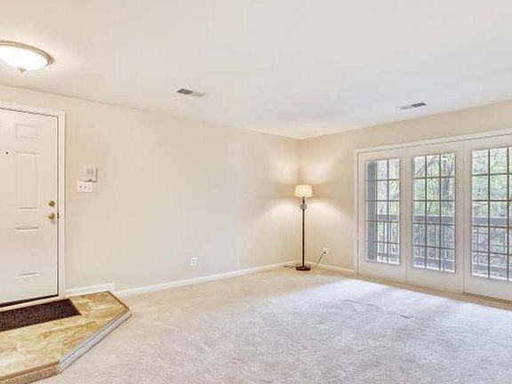 5th image of 7507 Ashby Ln Unit J