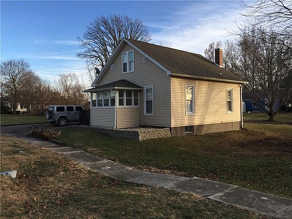 3rd image of 215 W Locust St