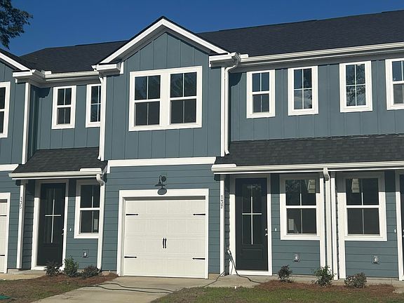 3rd image of 137 Berry Shoals Dr
