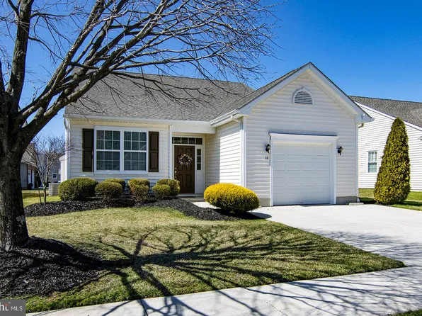 10 Chew Ln, Sewell, NJ 08080