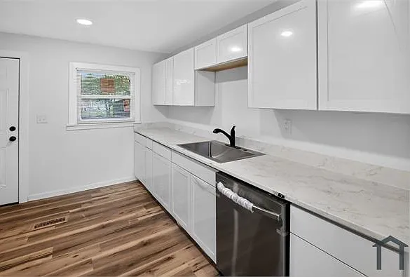 1929 W Oakland Ave — Photo 21