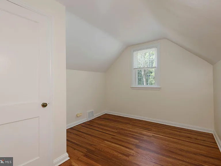 135 N Line Rd — Photo 8