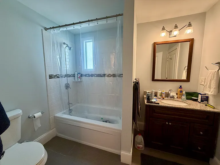 201 College Ave #1 — Photo 5