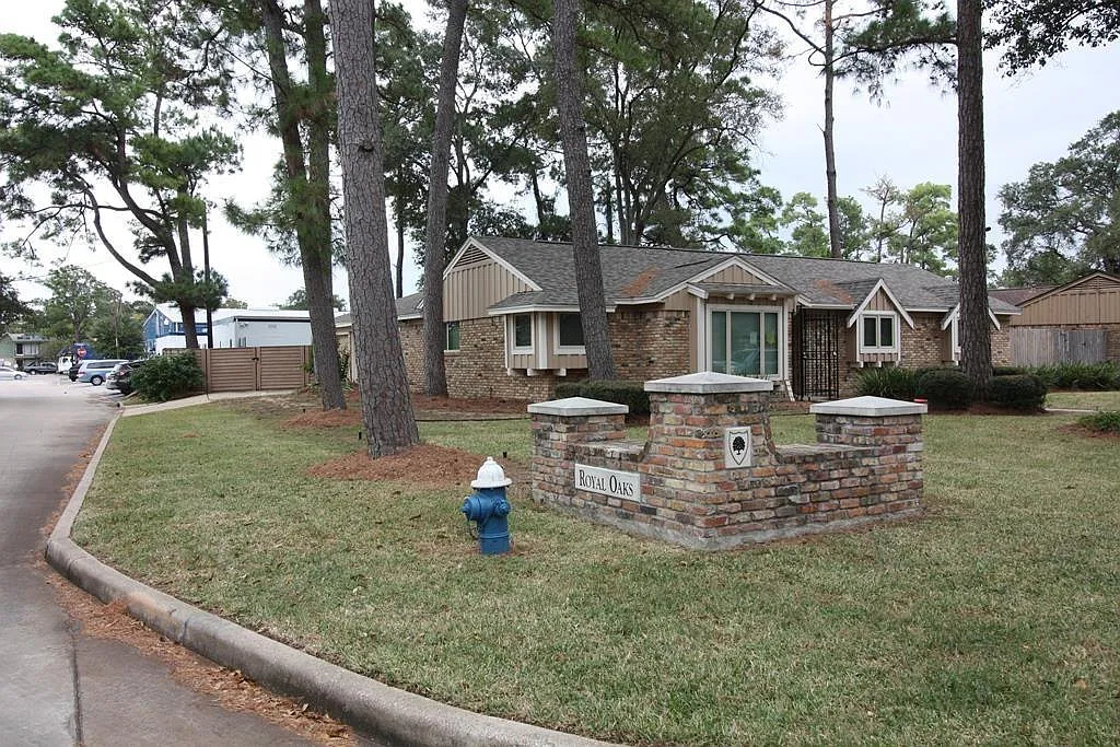 3 bed, 2.0 bath, 1891 sqft, $2,600 — Photo 1
