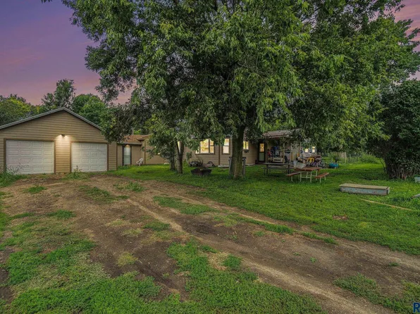 21649 448th Ave, Oldham, SD 57051