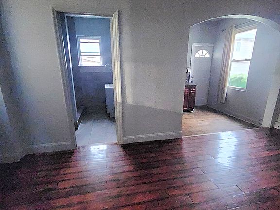 2nd image of 66 Vincent St APT 1