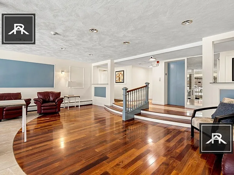50 Green St #403 — Photo 24