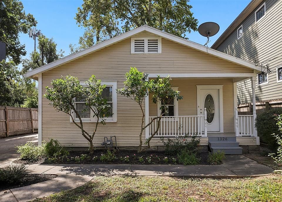 1st image of 1326 W 21st St