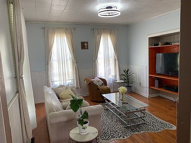 2nd image of 107 Chapman Pl