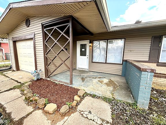 3rd image of 5557 E 41st St