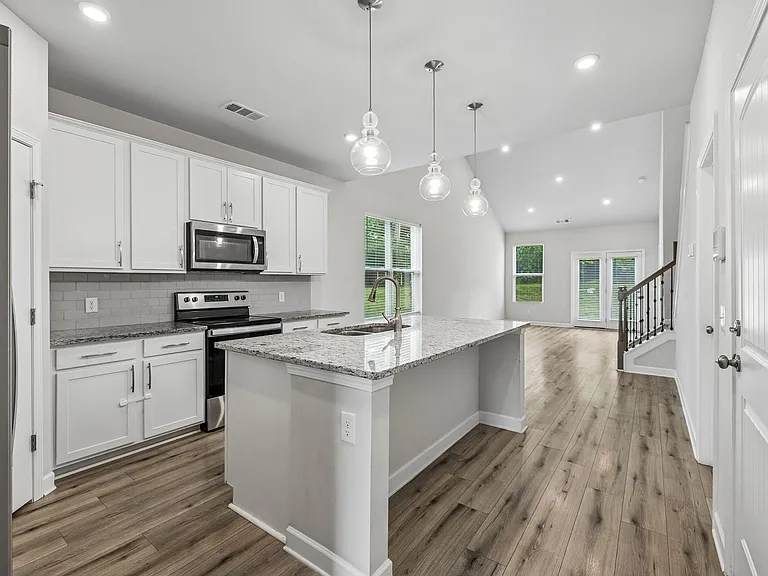 574 Becks Pl — Photo 3