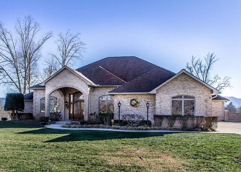 1st image of 300 Golf Trace Dr