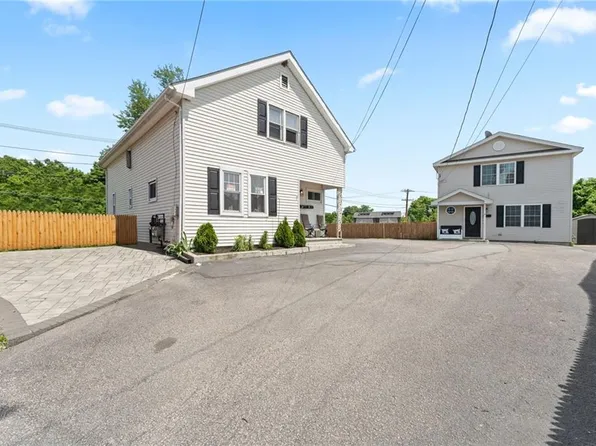 4-8 Roberts St, West Warwick, RI 02893