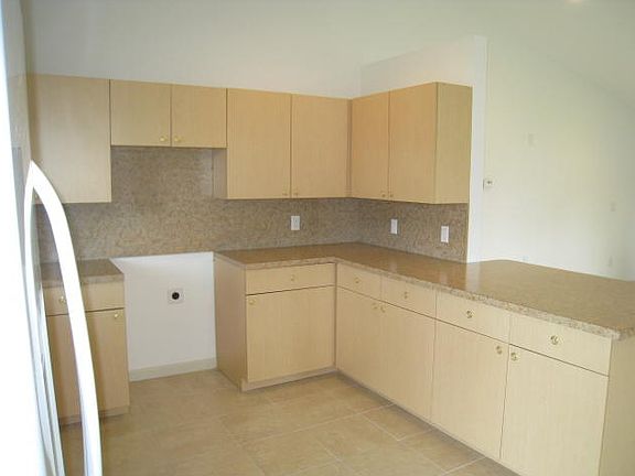 5th image of 1750 Magnolia Lane