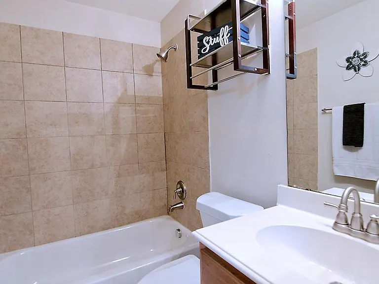 12649 Bay Ave — Photo 29