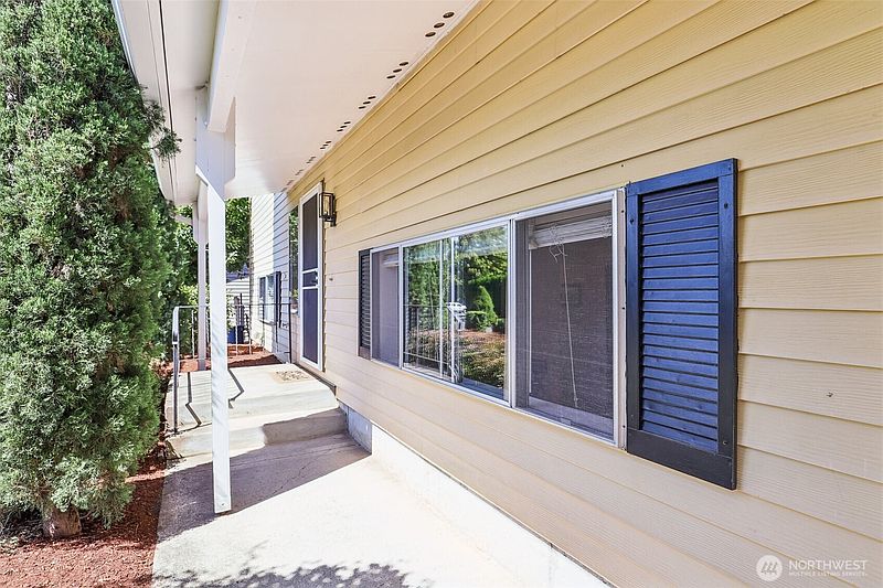 3rd image of 10015 NW 17th Avenue