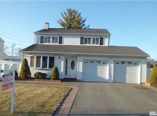 32 Quail Run, Massapequa, NY 11758