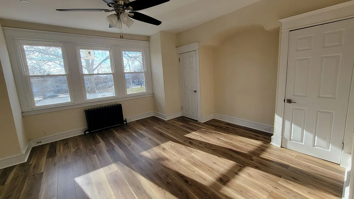 Building Photo - 321 E Roosevelt Blvd #2