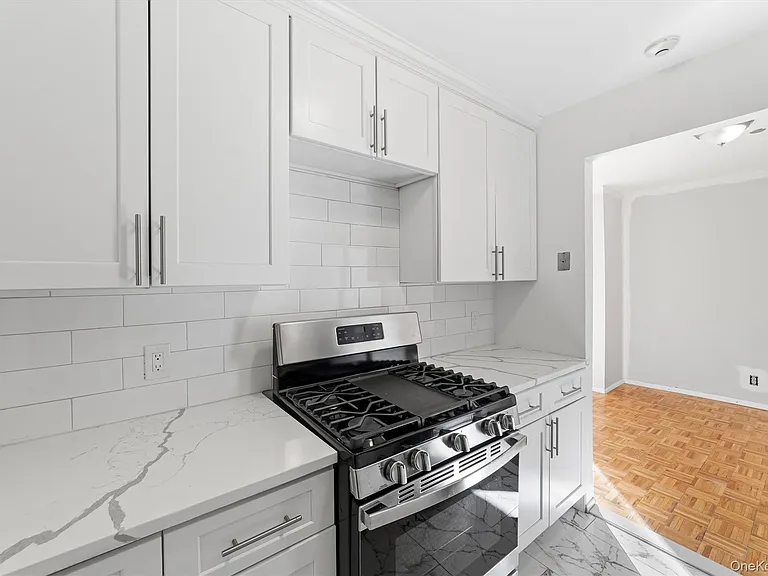 23 Water Grant St #8G — Photo 12