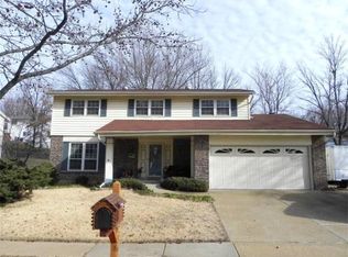 1361 Green Mist Dr, Fenton, MO
