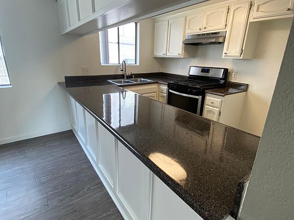 4th image of 15329 Vose St APT 104
