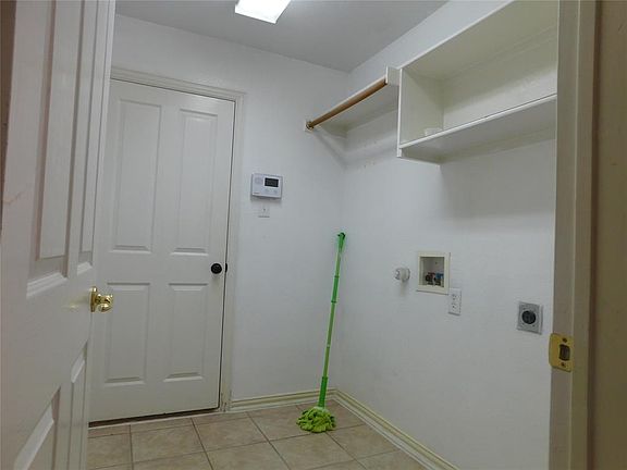 2nd image of 6873 Shoreview Dr