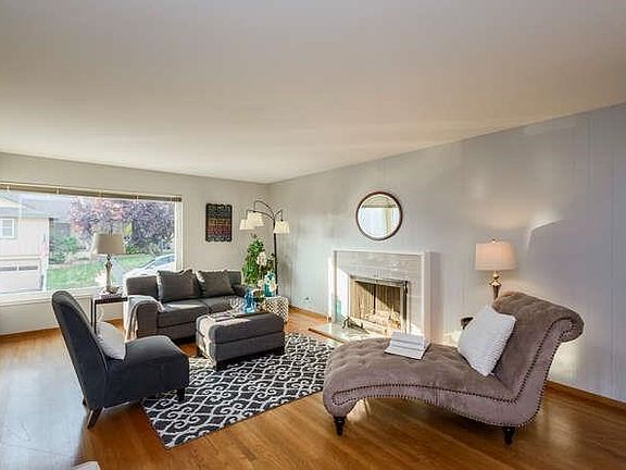 3rd image of 2360 Whitman Way
