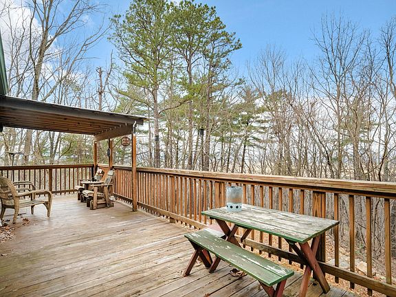 4th image of 189 Sandstone Ln