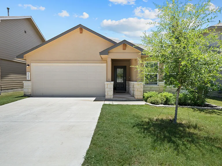 9902 Baytown Coast — Photo 1