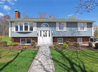 41 Rabbitt Hill Rd, Cumberland, RI 02864