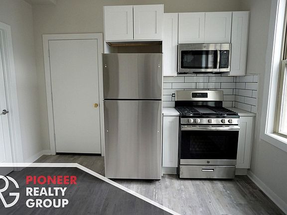 3rd image of 2210 N Campbell Ave APT 2F